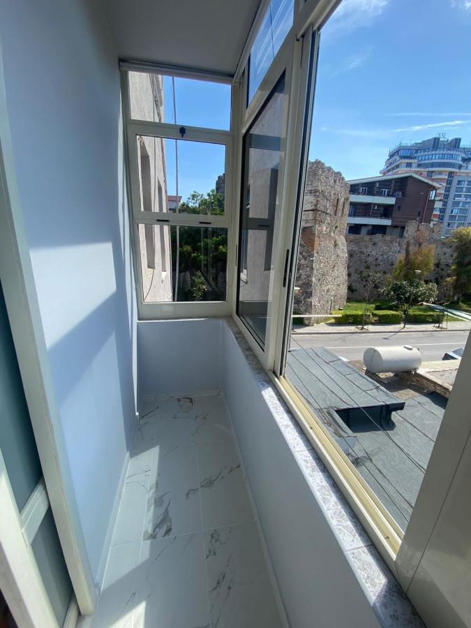 Vollga Promenade Lovely 2 Bedroom Apartment Durrës Eksteriør billede